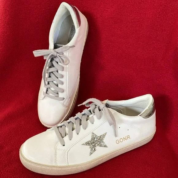 New White Vintage-Look Designer-Like Sneakers w/Silver Glitter Stars Euro 44 - Picture 4 of 8